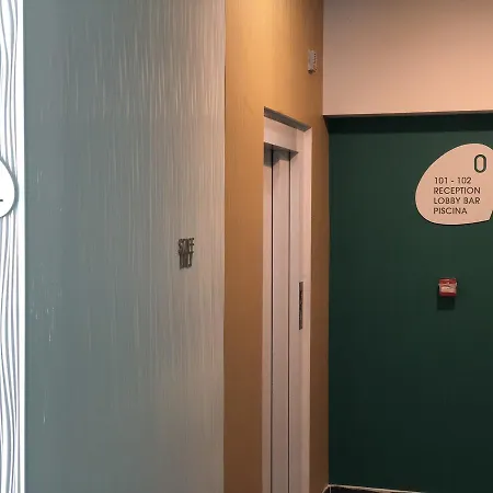 酒店 Rainbow ***s 3*