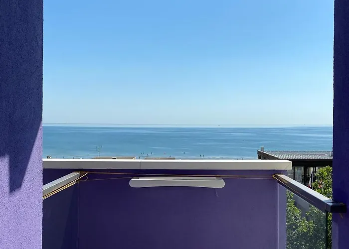 Rainbow ***s فندق